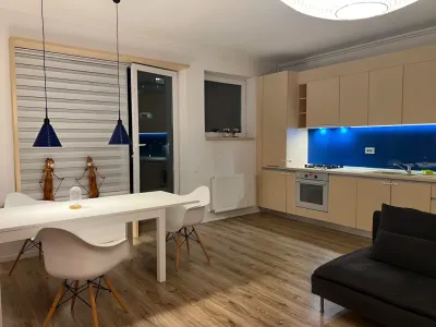 inchiriere apartament Sector 2, București bucătărie cu masă albă